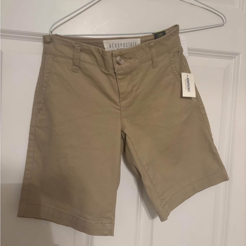 NWT juniors khaki shorts